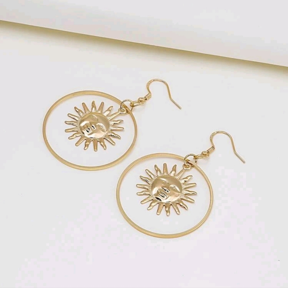 🌞 Gorgeous Sun Drop Earrings